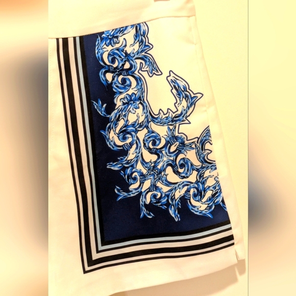 EUC Mo & Co 150 Blue and White Mini Shorts - SEE SIZE NOTES - Picture 2 of 5